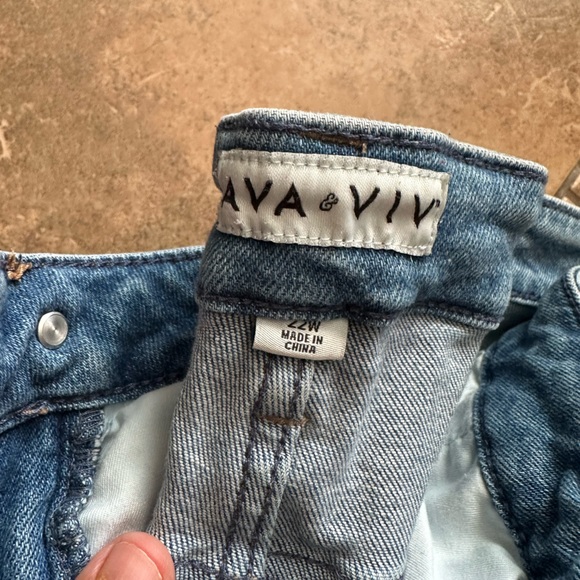 AVA & ViV 22W Mom Jeans Cropped - Picture 2 of 2